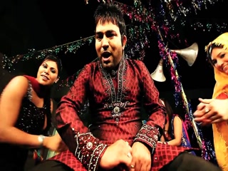 Kamli Hoyee Video Song ethumb-014.jpg