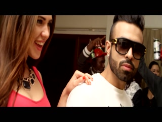 Hangover Video Song ethumb-005.jpg